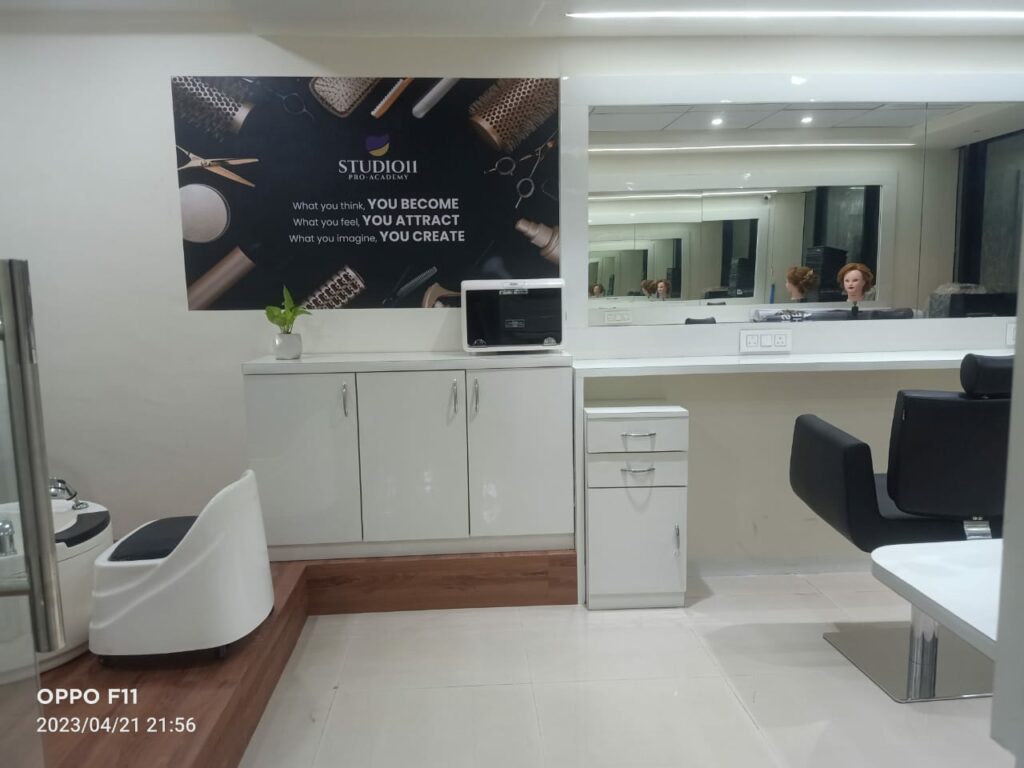 Studio11 Pro Academy — Balewadi — training floor