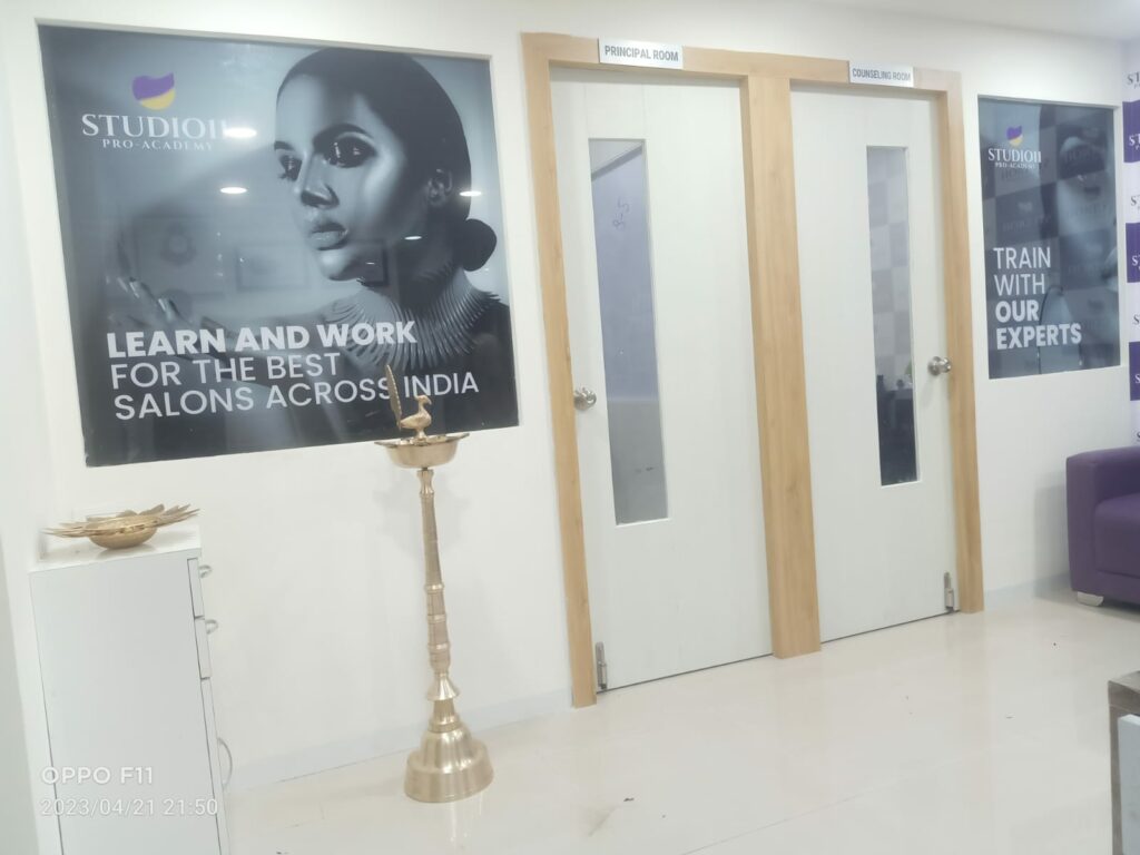 Studio11 Pro Academy — Balewadi — training floor