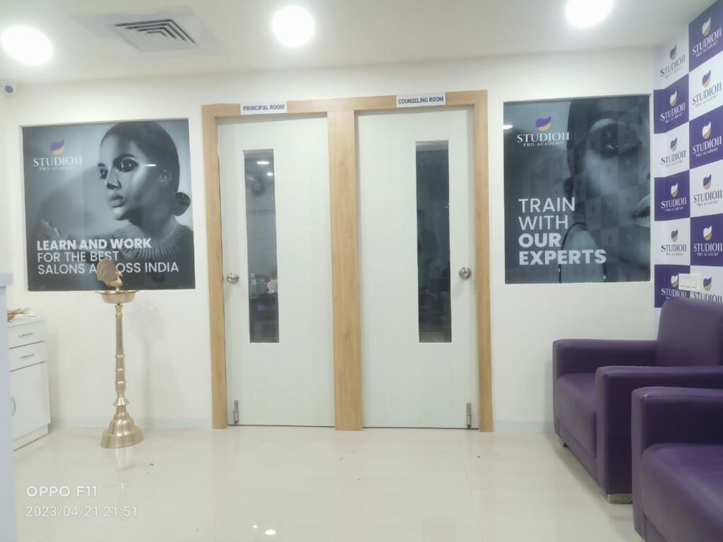 Studio11 Pro Academy — Balewadi — training floor
