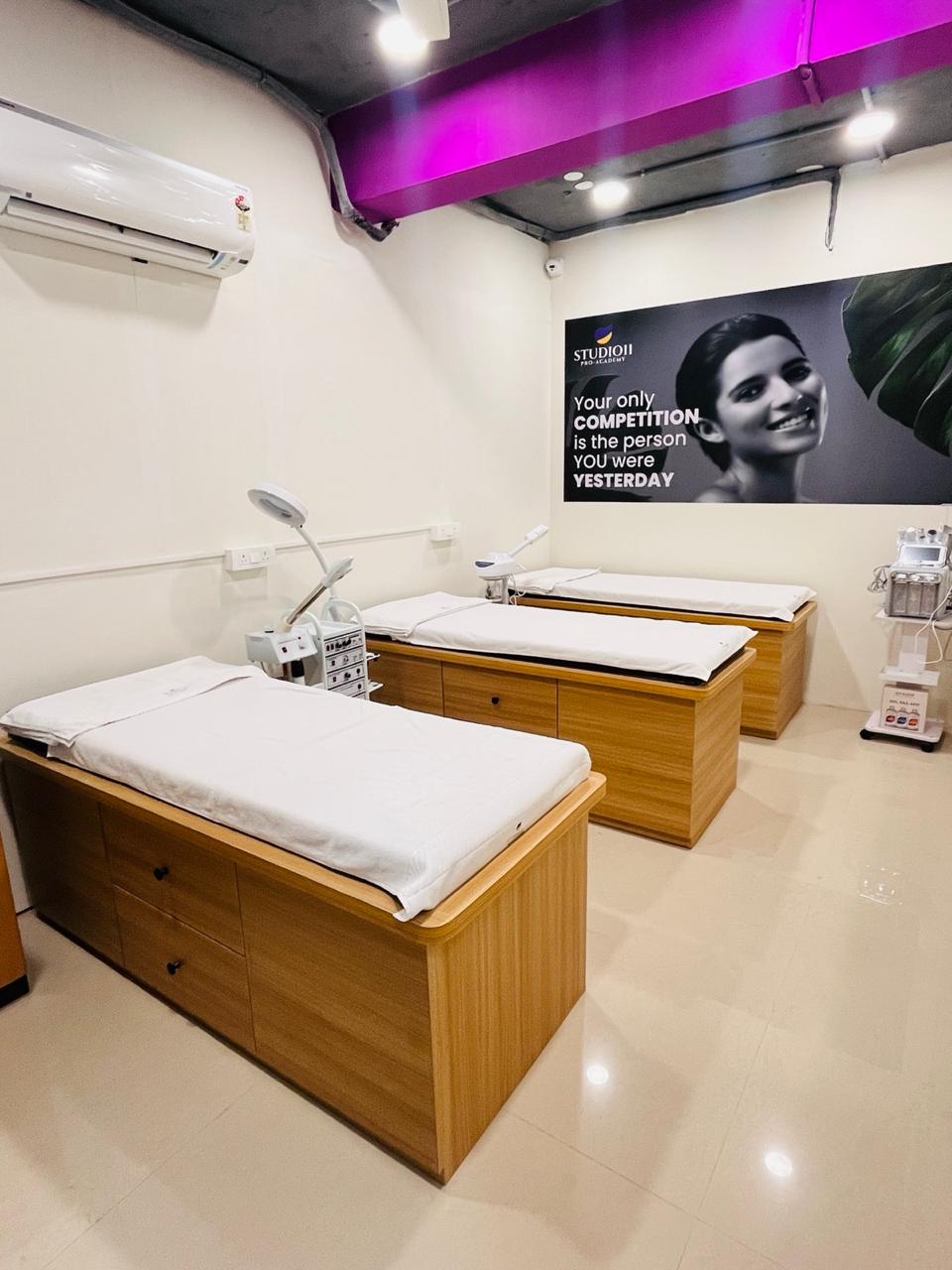 Studio11 Pro Academy — Karmanghat — training floor